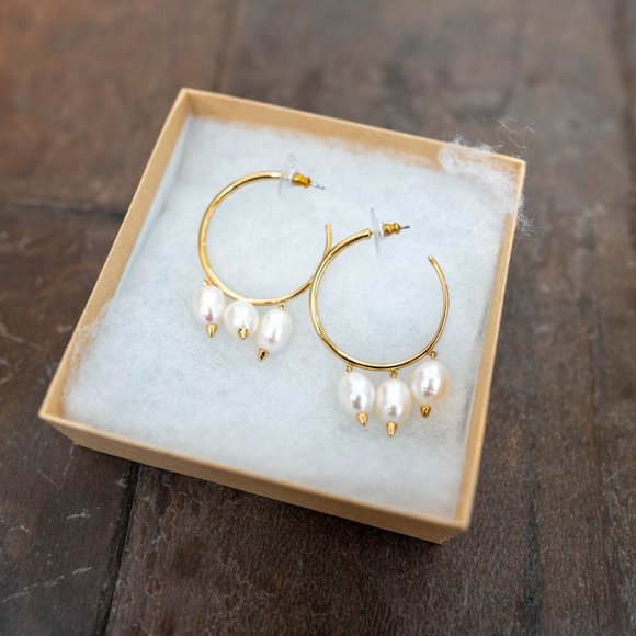 Rebecca Minkoff x Stella & Dot Pearl Hoop Earring - Picture 5 of 6